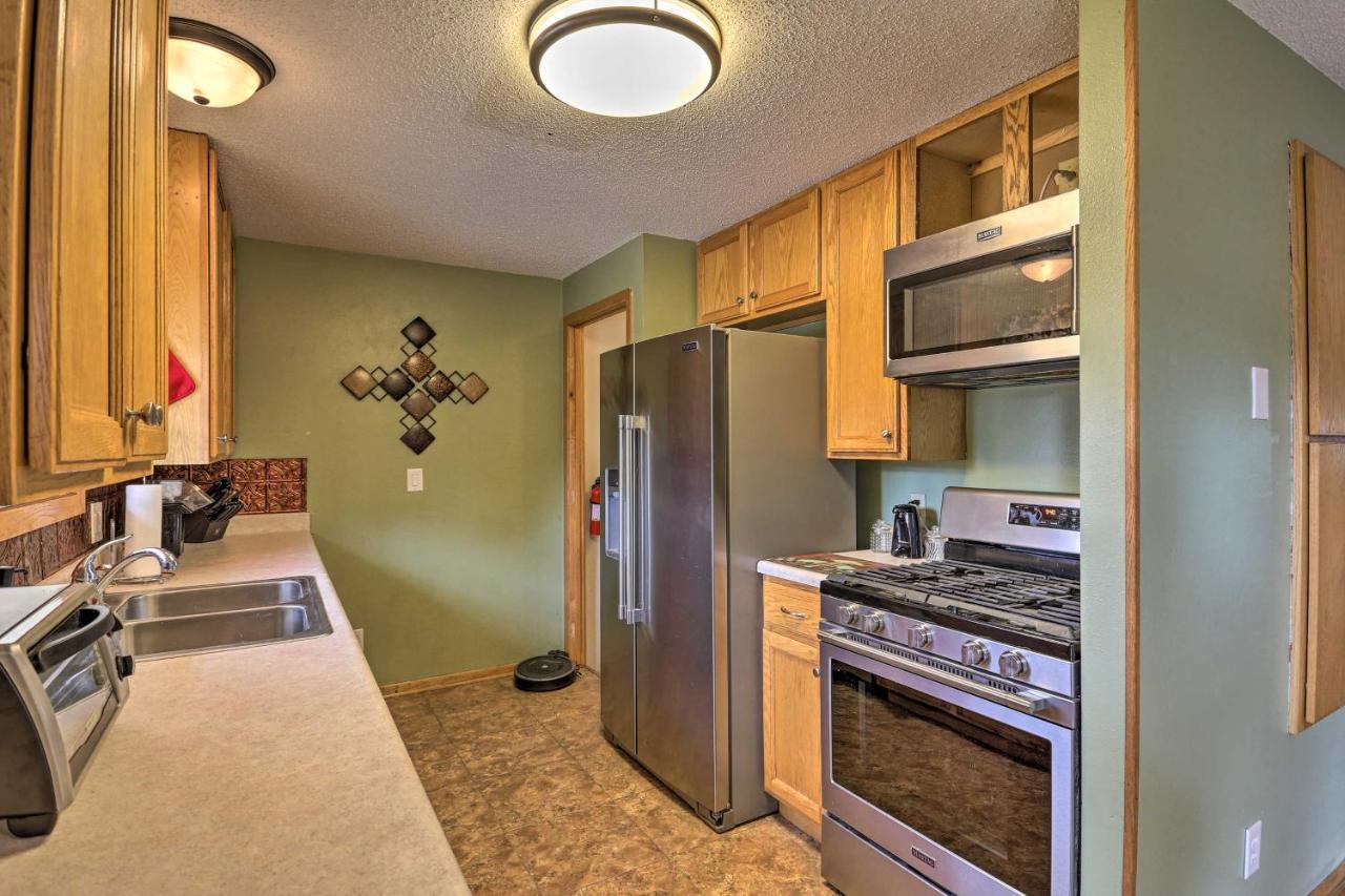 Quiet Rapid City Home - Walk To Canyon Lake Park Exterior photo
