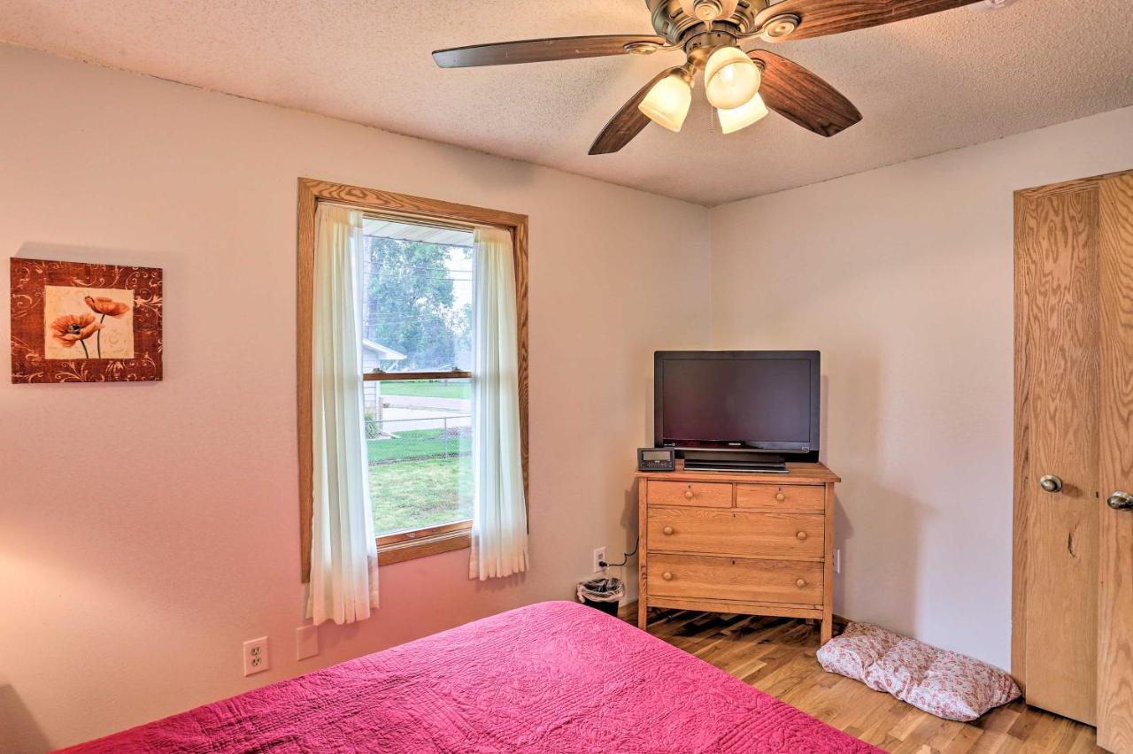 Quiet Rapid City Home - Walk To Canyon Lake Park Exterior photo